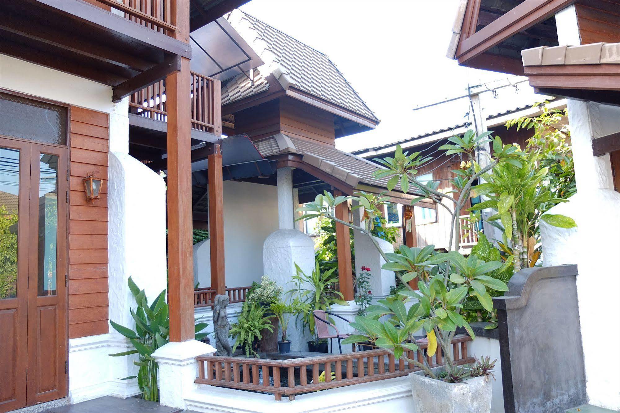บ้านเล็ก โฮมสเตย์ เชียงใหม่ ภายนอก รูปภาพ